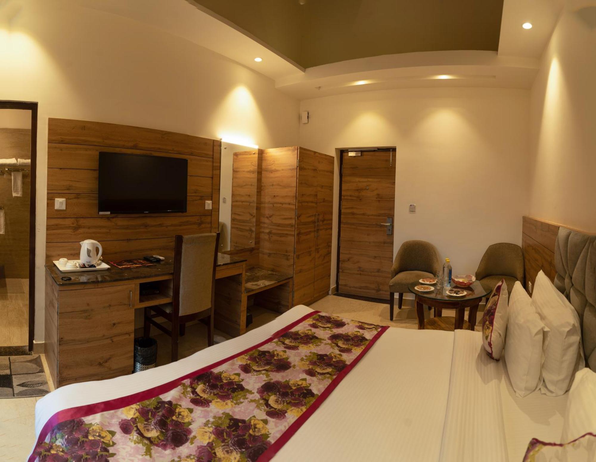 Wood Castle Spa & Resort Dhikuli Exterior foto